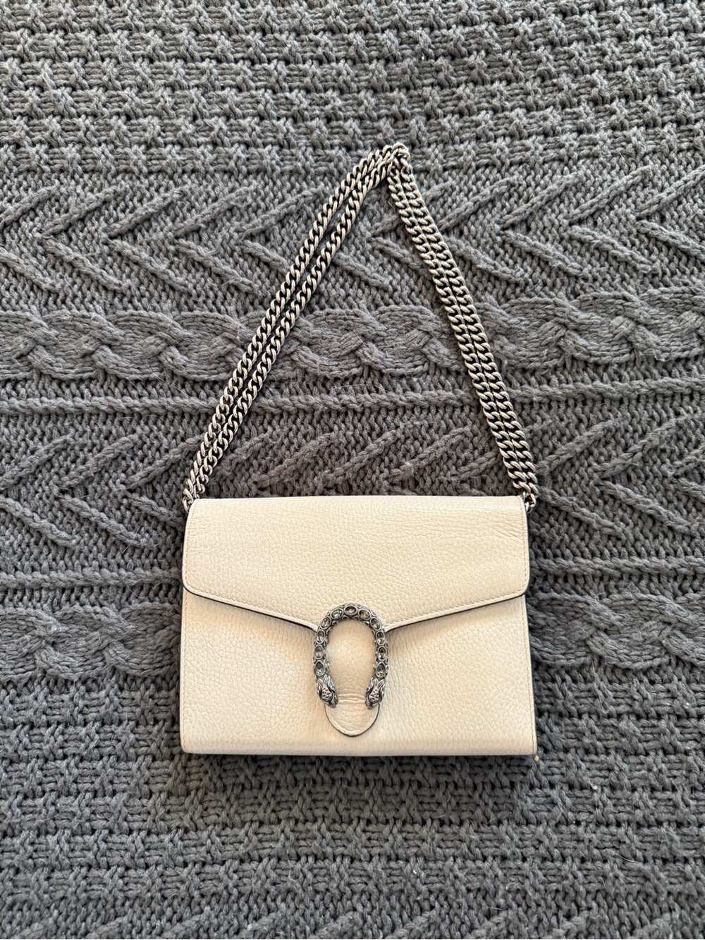 GUCCI Dionysus Wallet on Chain in White